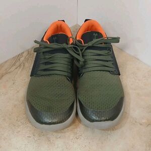 Under Armour Youth Unisex Shoes Green Black Orange US Size 4Y 3020131-001 - EUC